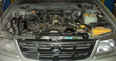 3_Замена ламп ближнего света HONDA Odyssey RA9 Установленный двигатель Subaru Forester